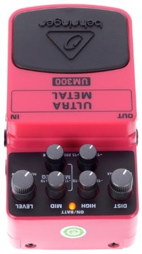 Гитарный эффект Behringer UM300 Ultra Metal