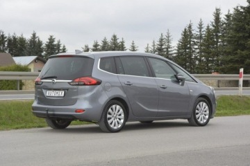 Opel Zafira C Tourer Facelifting 1.6 CDTI 120KM 2017 Opel Zafira 1.6 CDTI nawi kamera hak 7 osobowy, zdjęcie 9
