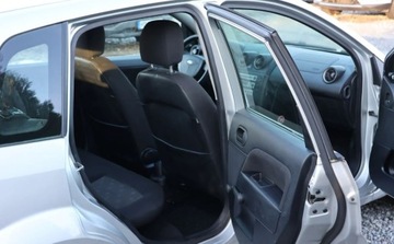 Ford Fiesta VI 1.3 70KM 2004 Ford Fiesta Klimatyzacja , Elektryczne szyby , Radio 1.3 Benzyna 70KM, zdjęcie 12