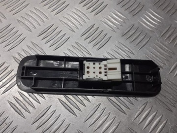 PANEL OKNO PRAVÝ PŘEDNÍ SUZUKI LIANA 1.3 76B418