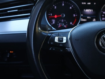 Volkswagen Passat B8 Variant 2.0 TDI BlueMotion SCR 150KM 2017 VW Passat 2.0 TDI, Automat, Skóra, Navi, Klima, zdjęcie 18