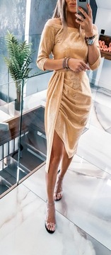 . ПЛАТЬЕ БУТЫЛОЧНО-ЗЕЛЕНОЕ С МИДИ РИББЛАМИ