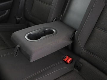 Volkswagen Passat B8 Variant 2.0 TDI BlueMotion SCR 150KM 2019 Volkswagen Passat 2.0TDI Comfortline Tempomat, zdjęcie 38