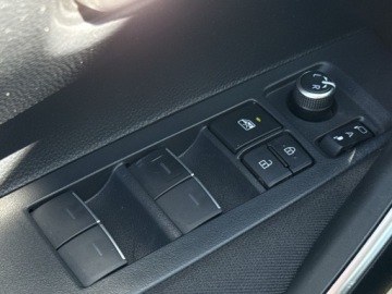 Toyota Corolla XII Sedan 1.8 Hybrid 122KM 2022 Toyota Corolla 1.8 Hybrid Comfort Seria E21 (2019-, zdjęcie 17