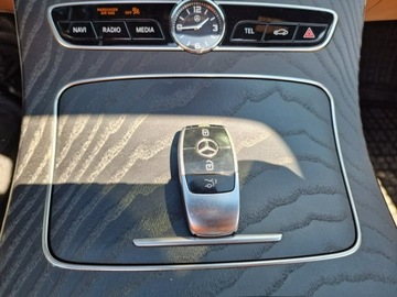 Mercedes Klasa E W213 Coupe 2.0 220d 194KM 2019 Mercedes E 220 2.2 CDI 194 KM, 4-Matic, Kamery, zdjęcie 25