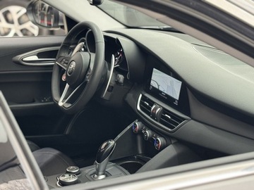 Alfa Romeo Giulia II Sedan Facelifting 2.0 Turbo 280KM 2020 Alfa Romeo Giulia Q4 Veloce / Kamera cofania / And, zdjęcie 32