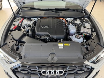 Audi A6 C8 Avant Plug In Facelifting 2.0 50 TFSI e 299KM 2024 Audi A6 50TFSI PHEV S Line Quattro / 1właściciel /, zdjęcie 18