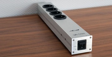 РАЗЪЕМ ПИТАНИЯ 4 РОЗЕТКИ + USB КОНДИЦИОНЕР ФИЛЬТР TAGA HARMONY PF-400USB