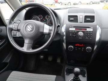 Suzuki SX4 I Hatchback Facelifting 1.6 VVT 120KM 2011 Suzuki SX4 1.6 VVT, Klima, Klimatronic, zdjęcie 6