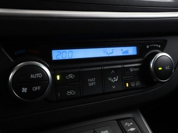 Toyota Auris II Hatchback 5d 1.8 HSD 136KM 2014 Toyota Auris HEV klima auto kamera i czujniki, zdjęcie 24