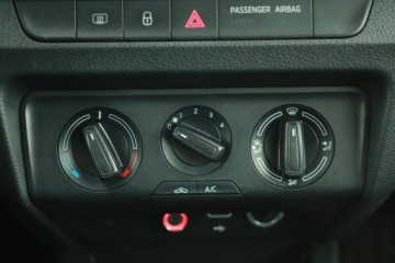 Skoda Fabia III Kombi Facelifting 1.0 TSI 95KM 2020 Skoda Fabia 1.0 TSI, Salon Polska, Klima, zdjęcie 9