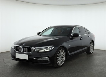 BMW Seria 5 G30-G31 Limuzyna 520d 190KM 2017 BMW 5 520d xDrive, Serwis ASO, 187 KM, 4X4, zdjęcie 1