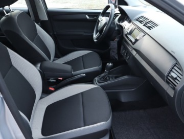 Skoda Fabia III Hatchback 1.2 TSI 110KM 2015 Skoda Fabia 1.2 TSI, Salon Polska, DSG, Klima, zdjęcie 8