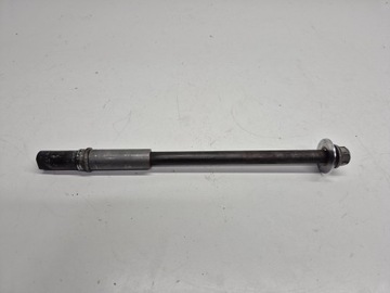 Yamaha XVS 1100 Drag Star (01) OŚ OŚKA TYŁ