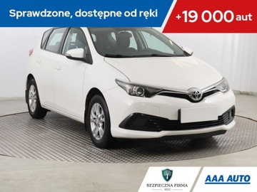 Toyota Auris II Hatchback 5d Facelifting 1.33 Dual VVT-i 99KM 2016 Toyota Auris 1.3 Dual VVT-i, Salon Polska