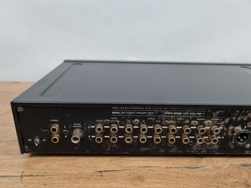 NAD 106 - стерео предусилитель