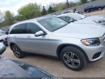 Mercedes GLC C253 2017 Mercedes-Benz GLC 300 4matic, 2017r., 4x4, 2.0L 2.0 Benzyna 241KM, zdjęcie 4