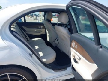 Mercedes Klasa E W213 2022 Mercedes-Benz Klasa E Mercedes-Benz E-Class 350 2.0 Benzyna 255KM, zdjęcie 7