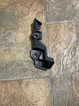 AUDI A4 ALLROAD VÝZTUHA NÁRAZNÍKU LEVÝ 8K0807283D