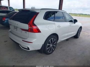 Volvo XC60 II 2023 Volvo XC 60 B5 Plus Dark Theme 2023 2.0l 2.0 Benzyna 247KM, zdjęcie 5