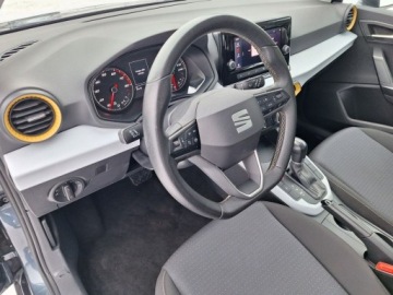 Seat Arona Crossover Facelifting 1.0 TSI 110KM 2022 Seat Arona serwis ASO 1.0TSI 110KM bezwypadkowy pakiety FullLink alufelgi, zdjęcie 12