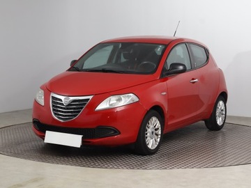 Lancia Ypsilon IV Hatchback 5d 1.2 8v 69KM 2013 Lancia Ypsilon 1.2, Salon Polska, Klima,ALU, zdjęcie 1