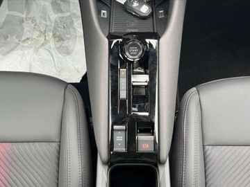 Alfa Romeo Junior SUV 1.2 Hybrid 145KM 2025 ALFA ROMEO Junior Ibrida Q4 Hatchback 1.2 (145KM) 2025, zdjęcie 10