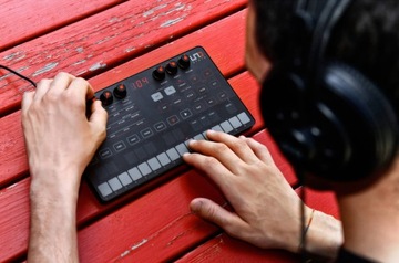 Аналоговый синтезатор UNO Synth IK000104