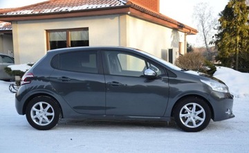 Peugeot 208 I Hatchback 3d 1.2 VTI 82KM 2013 Peugeot 208 1.2 VTi 82KM LED Klima Tempomat Tablet PDC Bluetooth Alufelgi, zdjęcie 5