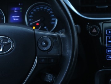 Toyota Corolla XI Sedan Facelifting 1,6 Valvematic 132KM 2018 Toyota Corolla 1.6 Valvematic, Salon Polska, zdjęcie 14