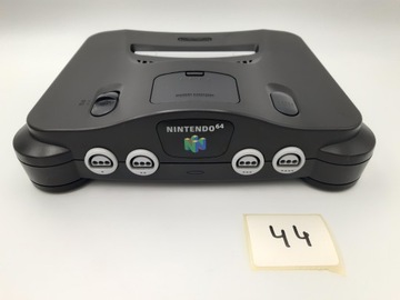 КОНСОЛЬ NINTENDO 64, ЕВРОПЕЙСКАЯ ВЕРСИЯ, ЧЕРНАЯ + ОРИГИНАЛЬНЫЕ АКСЕССУАРЫ