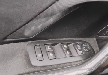 Peugeot 2008 I SUV Facelifting 1.2 PureTech 110KM 2017 Peugeot 2008 2017r, 1.2 Benzyna 110KM. Uszkodzony przod. Jezdzi 1.2 110KM, zdjęcie 10