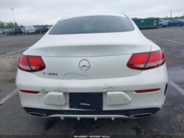 Mercedes Klasa C W205 2017 Mercedes-Benz Klasa C 2017 MERCEDES-BENZ C 300 2.0 Benzyna 241KM, zdjęcie 7