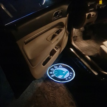 3D ПРОЕКТОР СВЕТОДИОДНОГО ЛОГОТИПА SKODA SKODA OCTAVIA I II