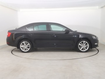 Skoda Octavia III Liftback Facelifting 1.6 TDI 115KM 2019 Skoda Octavia 1.6 TDI, Salon Polska, Klima, zdjęcie 5
