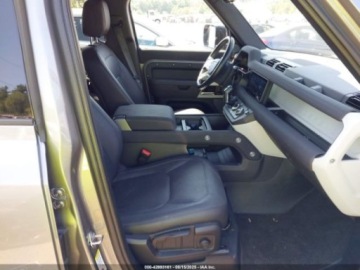 Land Rover Defender IV (L663) 2023 Land Rover Defender 2023r., 4x4, 2.0L 2.0 Benzyna 296KM, zdjęcie 8