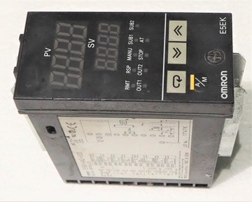 Regulator temperatury Omron E5EK-AA2-500