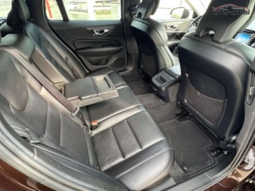 Volvo V60 I Kombi Facelifting 2.0 D3 DRIVE-E 150KM 2018 Volvo V60 2.0 Diesel 150KM LIFT Lakier w orygiale Bardzo zadbane, zdjęcie 25