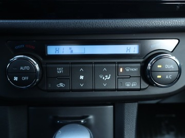 Toyota Corolla XI Sedan 1.6 Valvematic 132KM 2015 Toyota Corolla 1.6 Valvematic, Salon Polska, zdjęcie 11