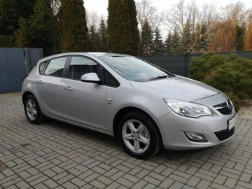 Opel Astra J Hatchback 5d 1.6 Twinport ECOTEC 115KM 2012 Opel Astra 1,6 16v 116KM Klima Isofix Tempomat, zdjęcie 3