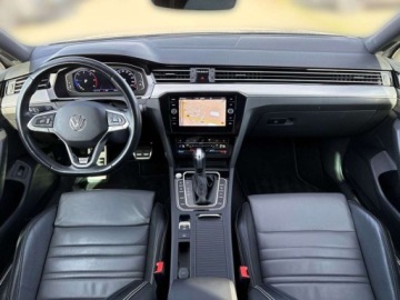 Volkswagen Passat B8 Variant Facelifting 2.0 TDI SCR 200KM 2022 Volkswagen Passat R-Line 4Mot. HarmanKardon LED Matrix Hak Kamera Cofania, zdjęcie 11