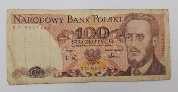 Старая коллекционная банкнота Польша 100 злотых 1988 года.
