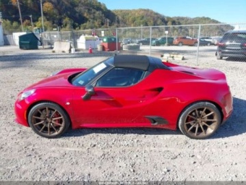 Alfa Romeo 4C 2016 Alfa Romeo 4C 2016 ALFA ROMEO 4C SPIDER 1.7 Benzyna 237KM, zdjęcie 8