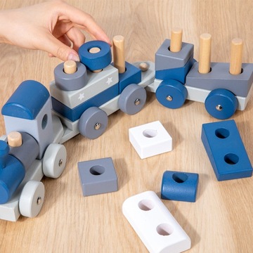 Большой деревянный пазл-поезд со звездными блоками