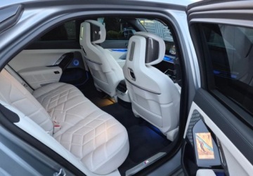 BMW Seria 7 G70 2023 BMW Seria 7 740i benzyna - 399 KM 3.0 Benzyna 326KM, zdjęcie 10