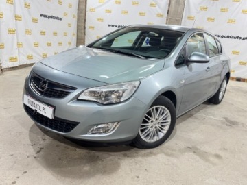 Opel Astra J Hatchback 5d 1.4 Twinport ECOTEC 100KM 2011 Opel Astra 1.4 100KM Klima 1-reka Gotowy do jazdy 1.4 Benzyna 100KM, zdjęcie 7
