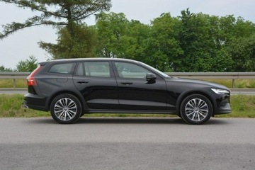 Volvo V60 II  Kombi 2.0 D4 190KM 2019 Volvo V60 Cross Country 2.0D D4 nawi 4x4 automat, zdjęcie 7