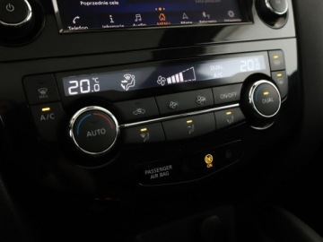 Nissan Qashqai II Crossover Facelifting 1.3DIG-T 140KM 2020 Nissan Qashqai panorama led navi kamera pdc, zdjęcie 25