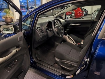 Toyota Auris I Hatchback 1.6 i 16V VVT-i 124KM 2007 Toyota Auris I 1.6 benzyna, Klima, 131 tyś km, zdjęcie 5