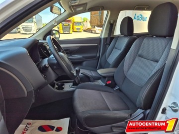Mitsubishi Outlander III SUV Facelifting 2015 2.0 MIVEC 150KM 2015 Mitsubishi Outlander Oryginalny Przebieg Nawigacja Invite Czujniki Park, zdjęcie 18